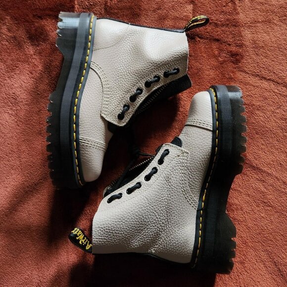 Dr. Martens Sinclair Milled Napa boots in Vintage Taupe. Size 7. - Picture 1 of 7